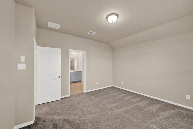 Building Photo - 5814 Linda Cv Ln