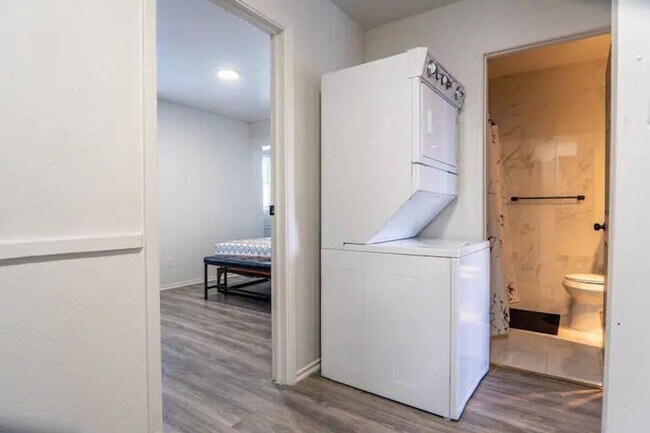 Building Photo - 9096 Dubois Blvd