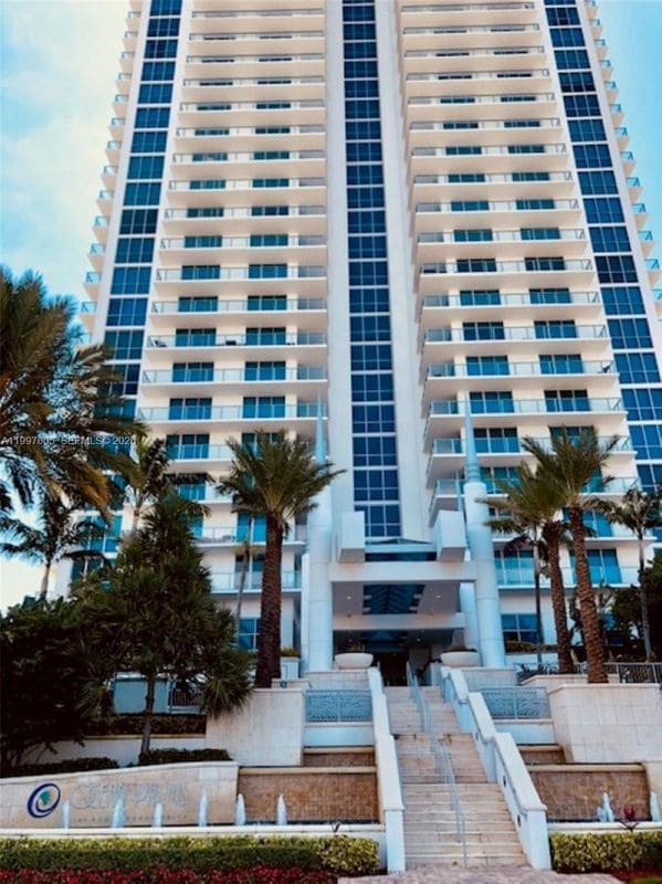 Building Photo - 3101 S Ocean Dr
