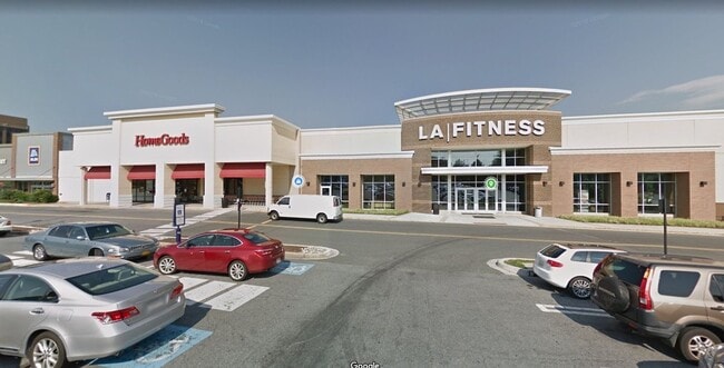 Building Photo - Nicely Updated Terrace Level  1/1 condo