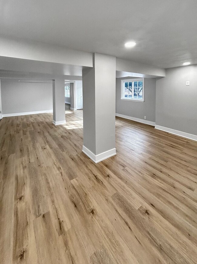 Building Photo - Welcome to this newly remodeled gem located in the heart of Collier, PA.