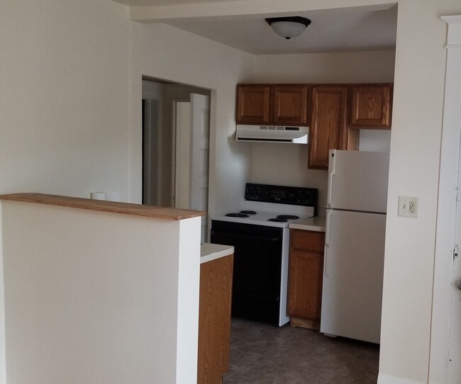 Unit 3 Kitchen - 532 W Wilson St