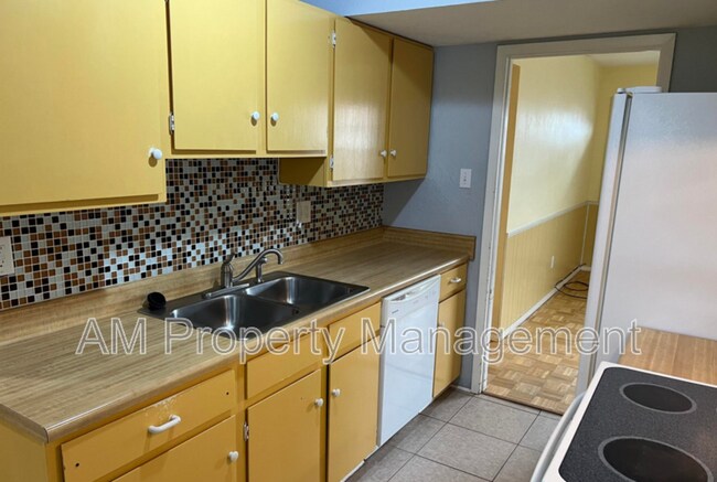 Building Photo - 402 Thompson Dr