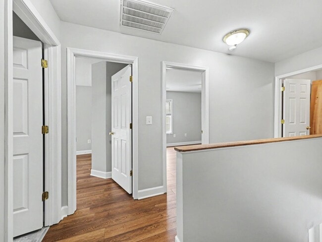 Building Photo - 242 5th St