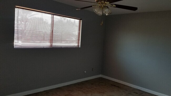 Building Photo - COMING SOON....NICE 4 BED 2 BATH CORNER LO...