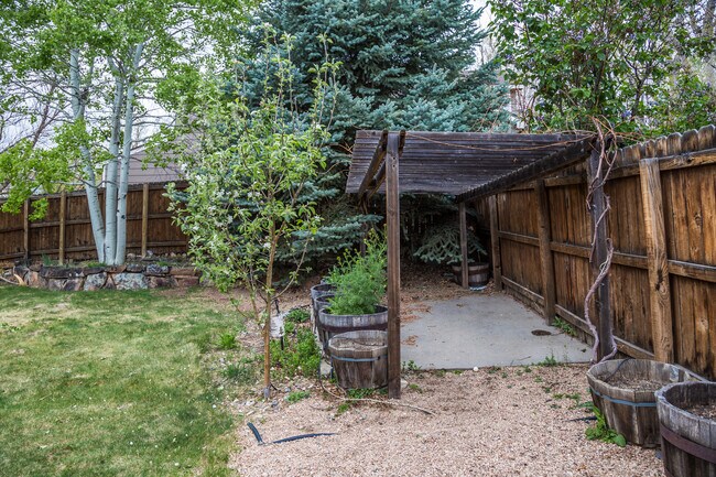 Building Photo - Beautiful and Fresh Updated Four Bedroom Home on a Corner Lot in Rock Creek!