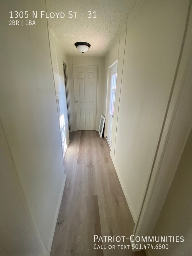 Building Photo - 1305 N Floyd St