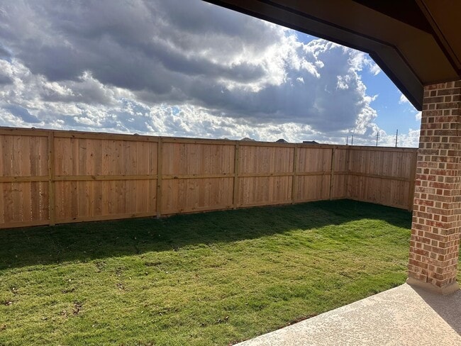 Building Photo - 6030 Cottontail Ln