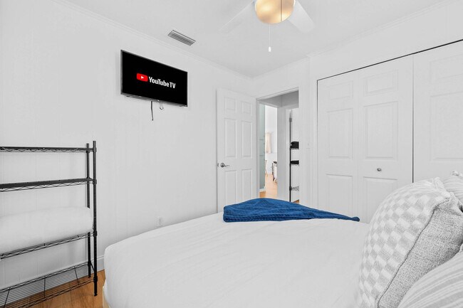 Building Photo - 108 Zamora St