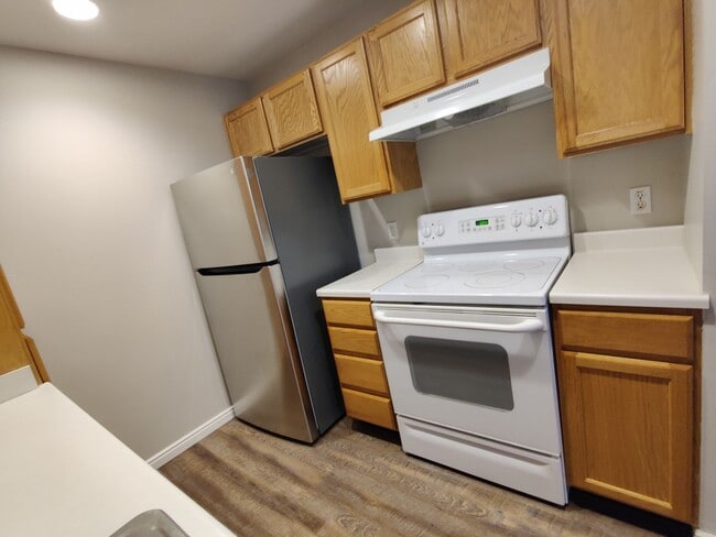 Building Photo - 137 W 600 N