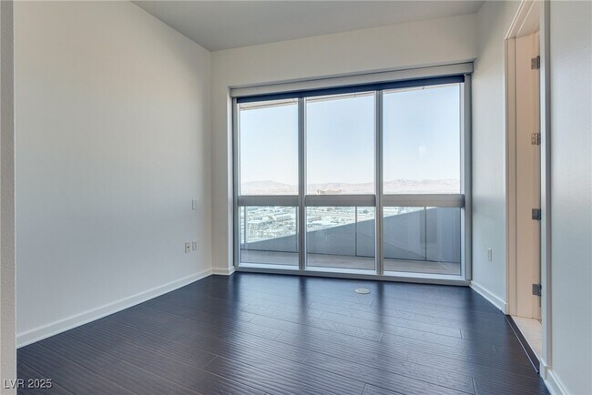 Building Photo - 4471 Dean Martin Dr