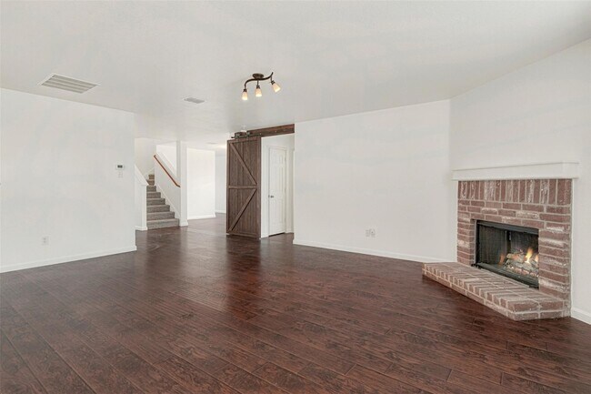 Building Photo - 10876 Rankin Dr