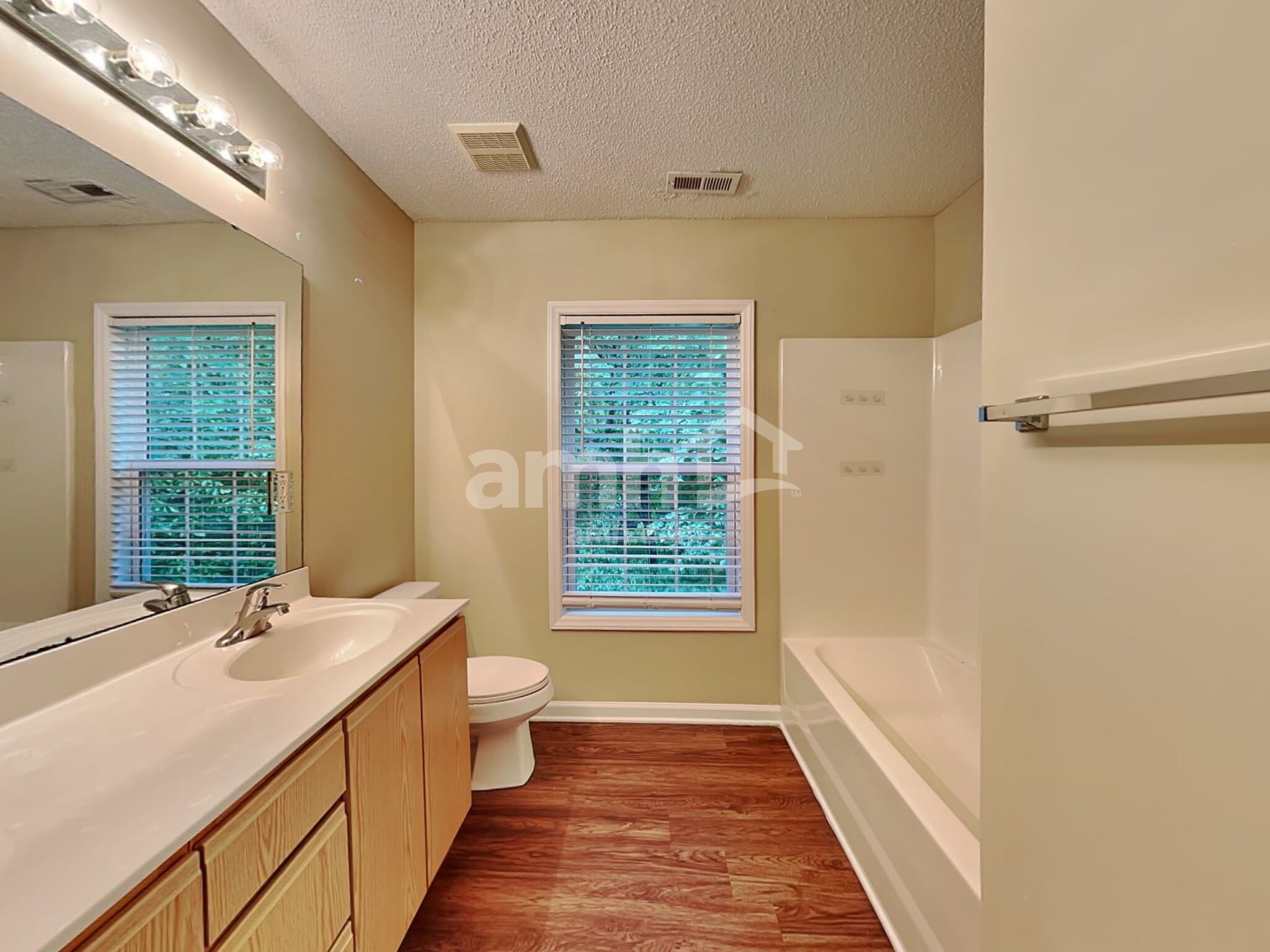 Building Photo - 803 Woodgreen Dr