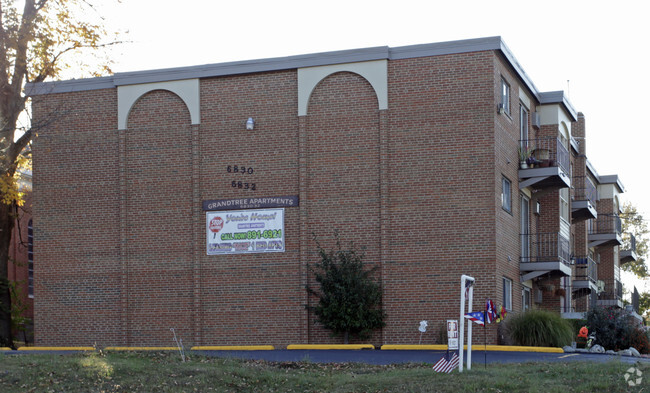 Building Photo - Grand Tree Apartments