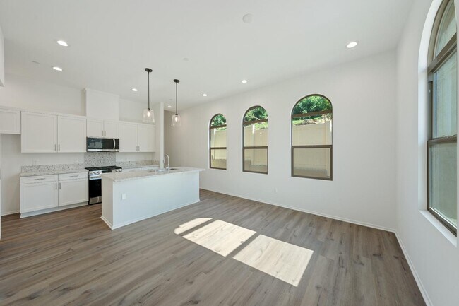 Building Photo - 822 Francesca Dr