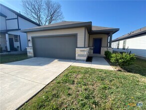 Building Photo - 134 Canopy Oak Rd