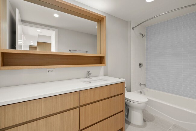 Building Photo - Brand New Condo/Sky Ala Moana/1BR, 1BA, 1P...