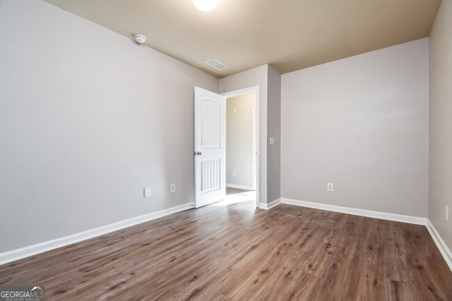 Building Photo - 118 Cassady Ln