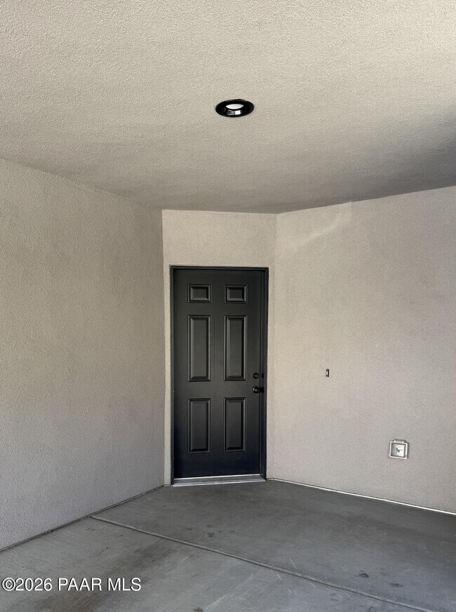 Building Photo - 720 N Walnut St