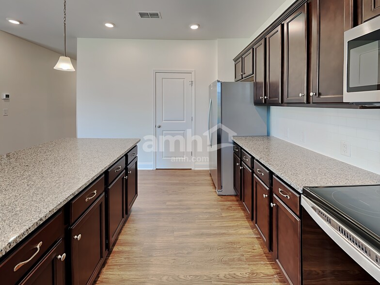 Building Photo - 109 Garrison Grv Ct