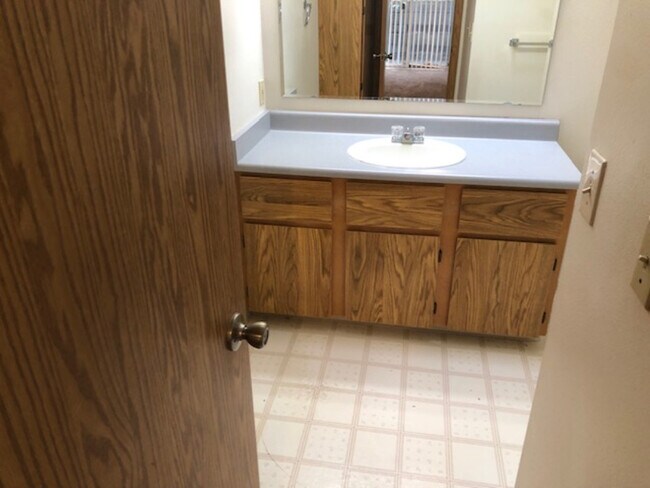 Building Photo - 475 Scenic Dr