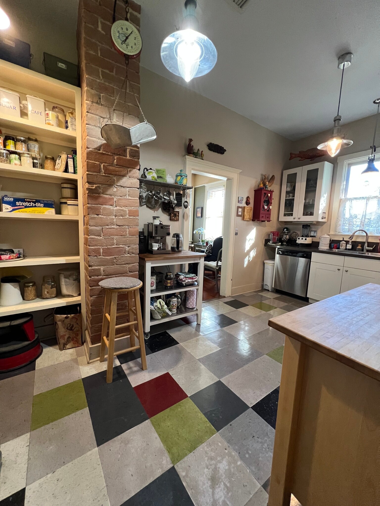 Building Photo - 901 N 3rd Ave