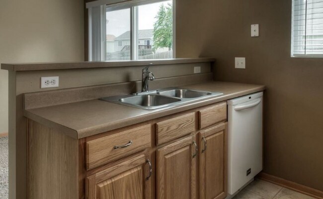 Building Photo - Inviting 3-Bedroom Near 168th & Giles!!