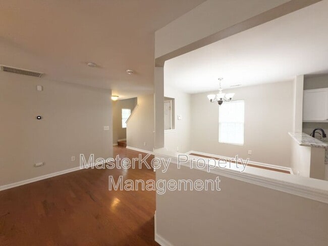 Building Photo - 2915 Skybrook Ln