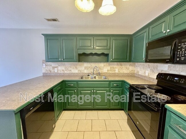 Building Photo - 490 Greywalls Ct