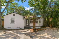 Building Photo - FULLY FENCED in Home For Rent in St Peters...