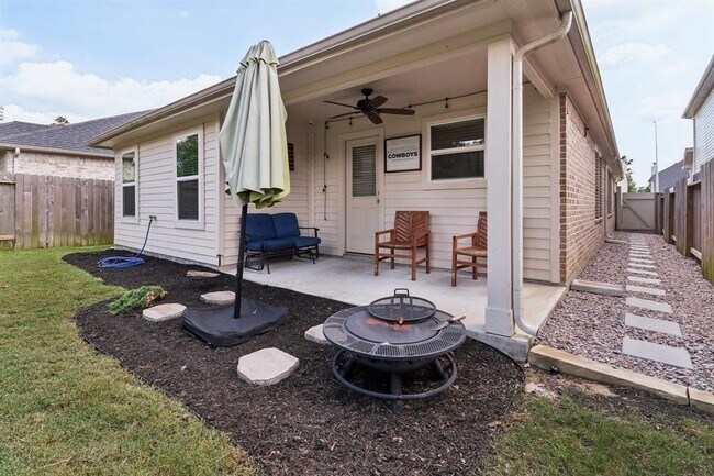 Building Photo - 40543 Berylline Ln.