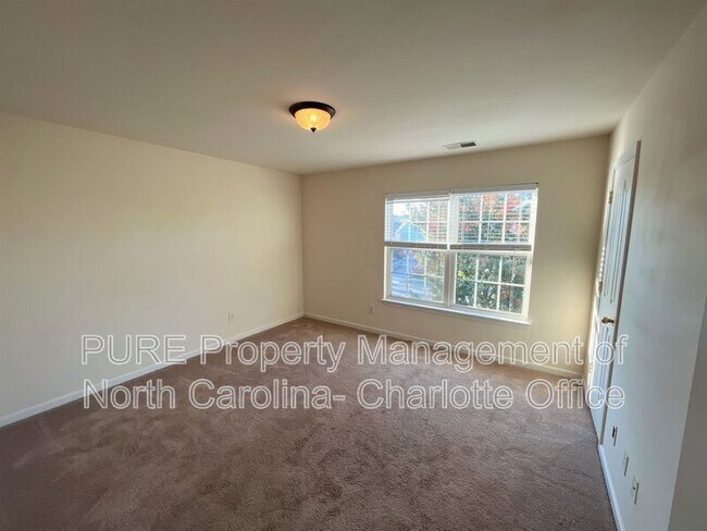 Building Photo - 4803 Sunburst Ln