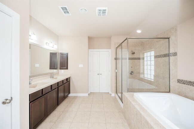 Building Photo - 3310 Belmont River Ln