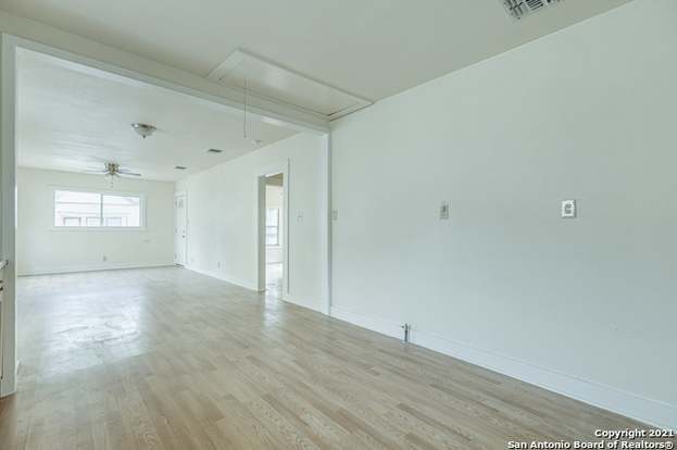 Building Photo - 158 Oelkers-