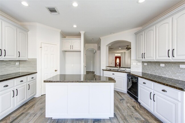 Building Photo - 4340 Lake Walk Ct