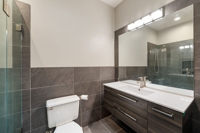 Building Photo - Beautifully Remodeled 3 Bedroom + 2 Full Bath Home!