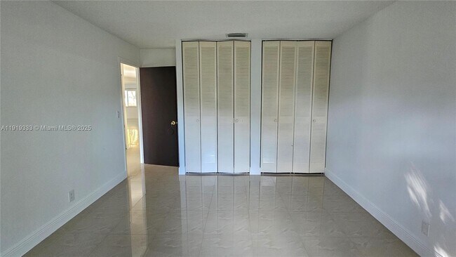 Building Photo - 8004 SW 29th St