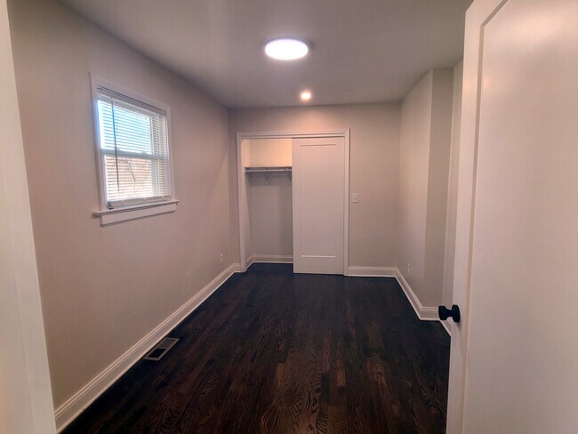 Building Photo - 5511 Lydia Ave