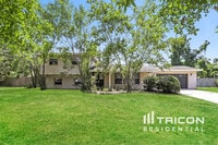 Building Photo - 513 Oakhurst St