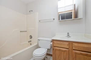 Bath - 4408 W Shamrock Ln