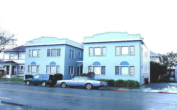 Building Photo - 2428-2430 Martin Luther King Jr Way