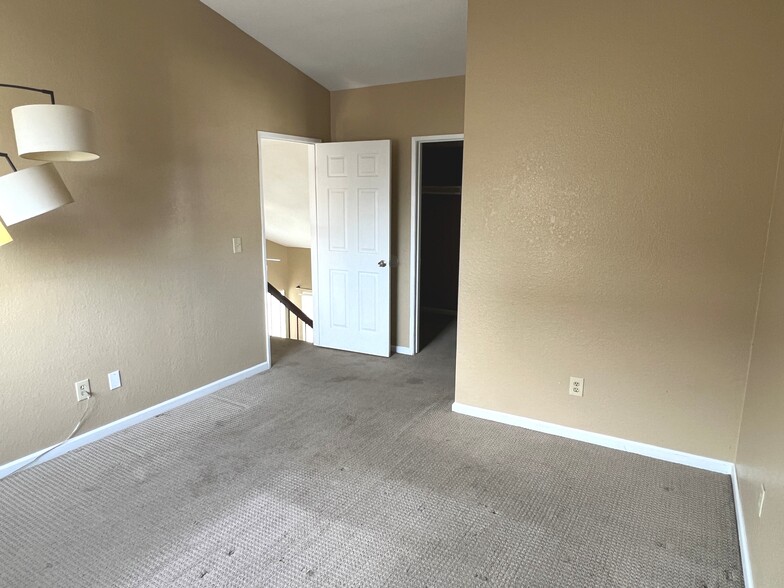 Building Photo - 5354 Meadow Wood Ln