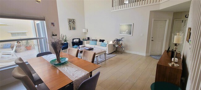 Building Photo - 1055 Yellow Birch Terrace