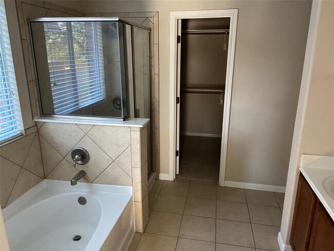 Building Photo - 1501 Rimstone Dr