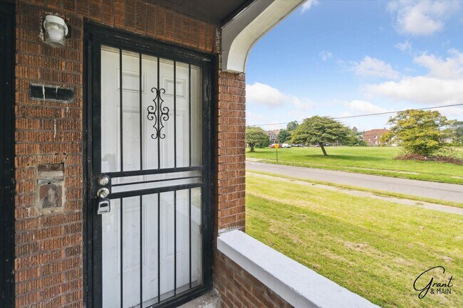 Building Photo - 3813 W Euclid St