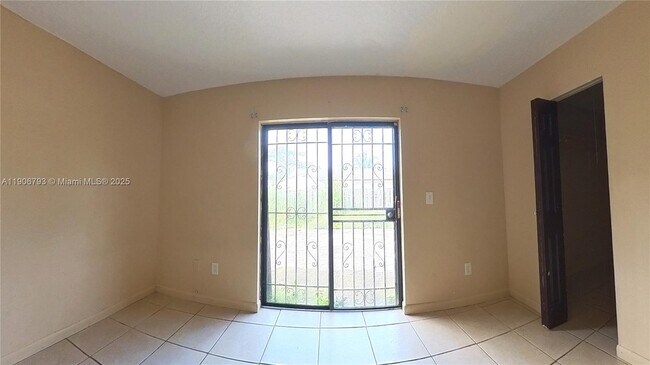 Building Photo - 28210 SW 143rd Ct