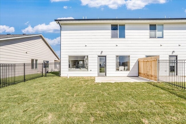 Building Photo - Fox Creek-Maggie Plan MODEL (NOT FOR RENT)