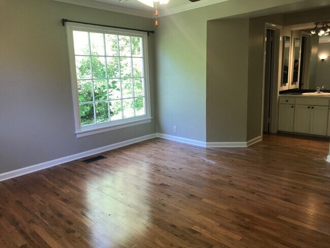 Building Photo - 2 bdrm, 2 bath home in East Atlanta