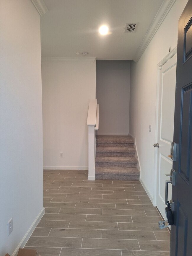 Building Photo - Townhome in Shearwater