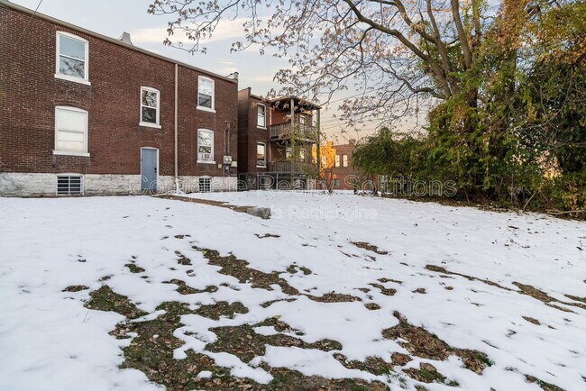 Building Photo - 4175 McRee Ave